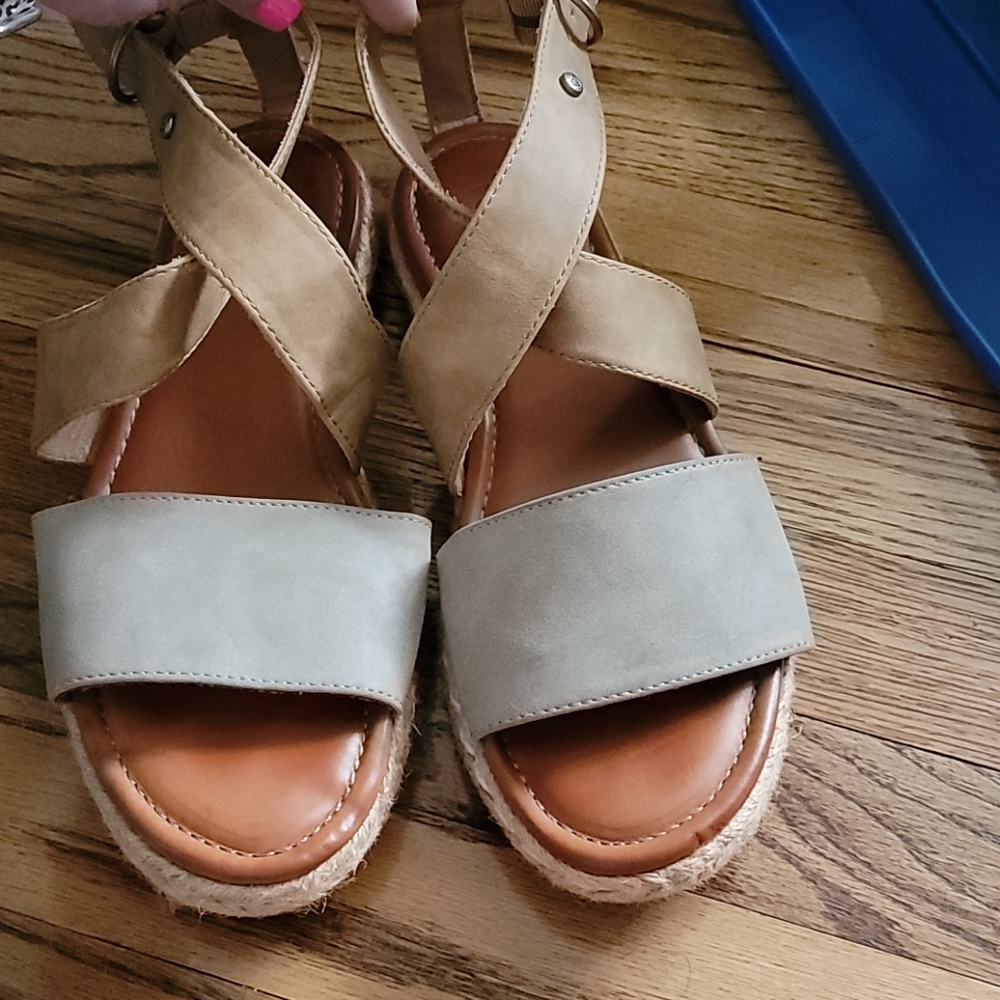 Roxy Sandals